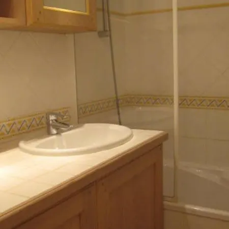 T3 Avec Grand Jardin Prive, Climatisation Et Parking - Fr-1-100-205 Lejlighed