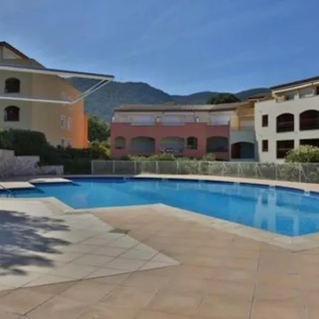 T3 Avec Grand Jardin Privé, Climatisation Et Parking - Fr-1-100-205 *