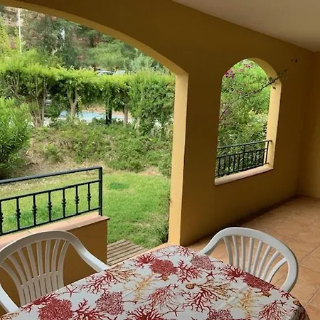 T3 Avec Grand Jardin Privé, Climatisation Et Parking - Fr-1-100-205 *